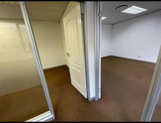 149M² OFFICE TO LET IN ROSEBANK
